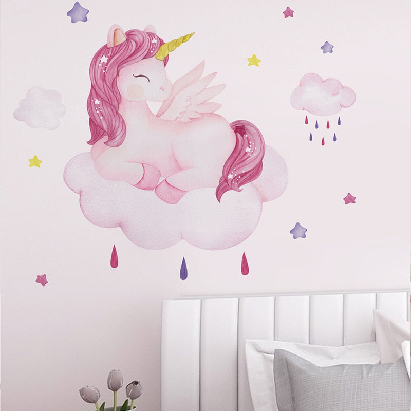 Grand sticker mural licorne au dessus d'un lit